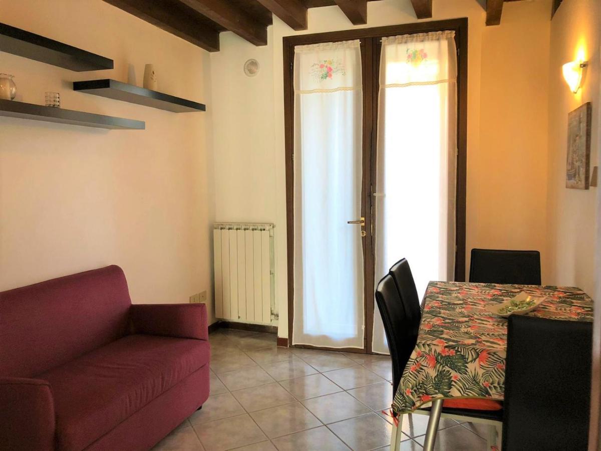 Oasi Di Paradiso - Comfy Private Apartment On Ground Floor With Terrace Дезенцано-дель-Гарда Екстер'єр фото